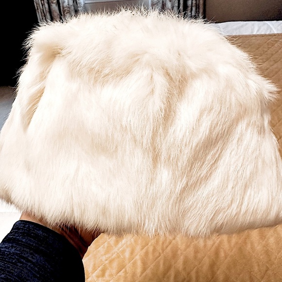 NWOT (tag is detached) J. McLaughlin White Rabbit Fur Crown Hat - Picture 4 of 7